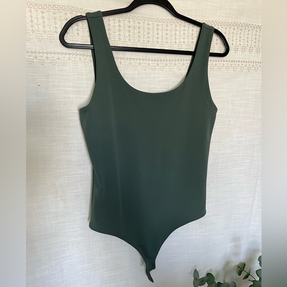 NWOT express green scoop neck bodysuit tank top